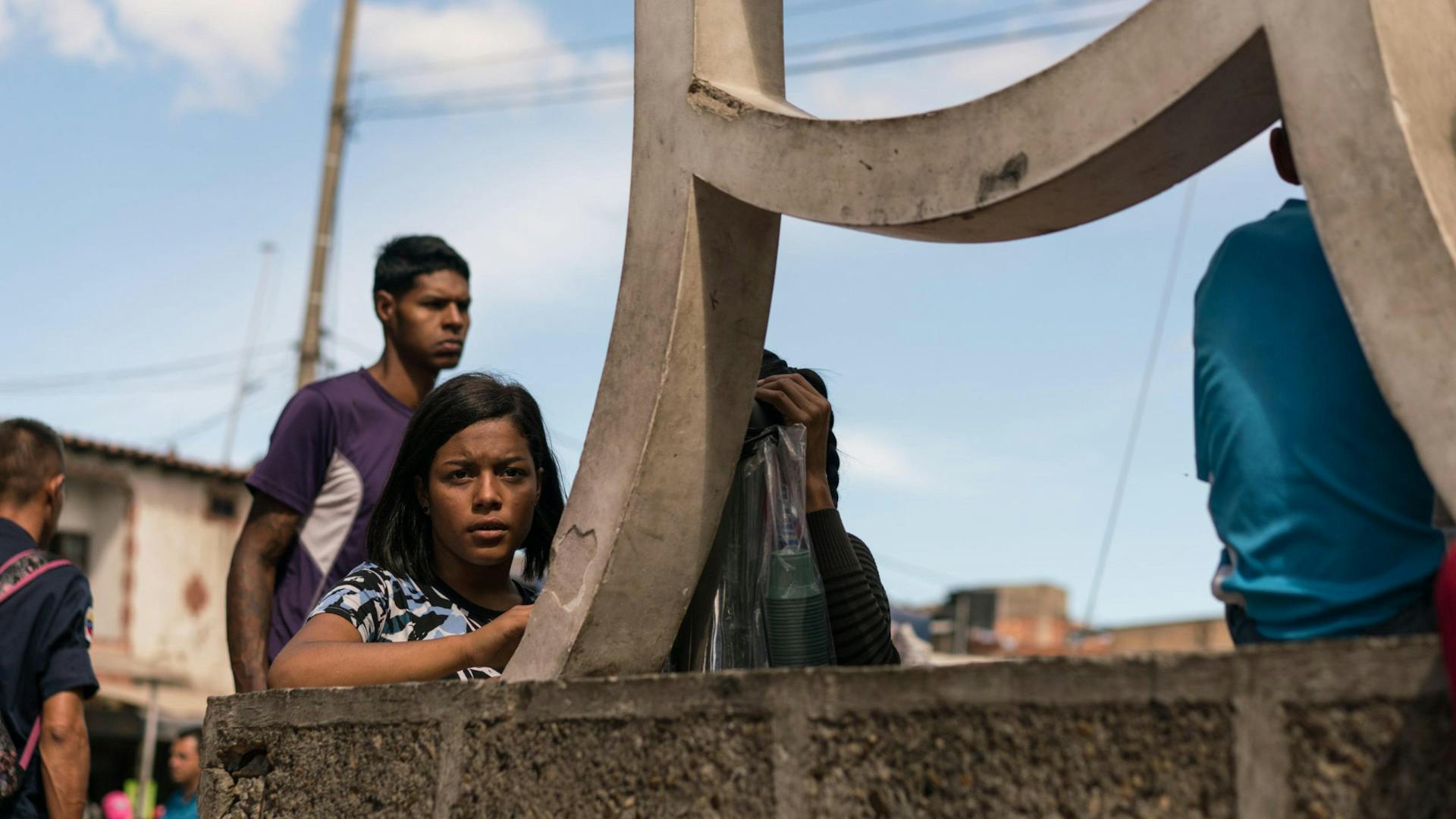 Portretfoto van vrouw op de vlucht naar Colombia vanuit Venezuela