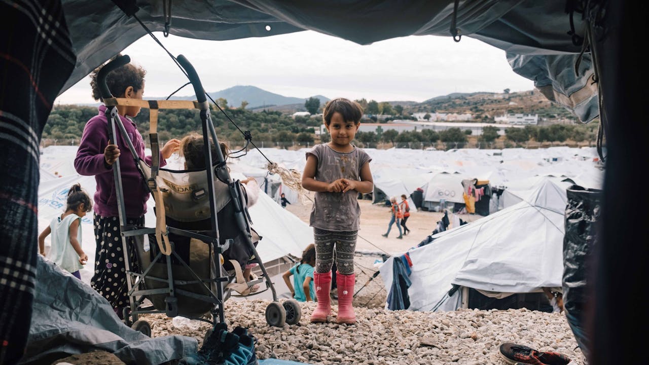 Gezinnen op de vlucht op Lesbos in Griekenland zitten jaren vast in een kamp. Zij kunnen geen kant op.