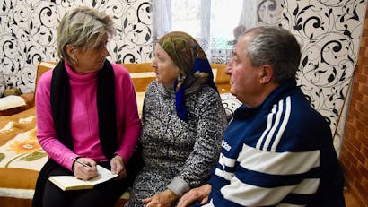 Tineke op bezoek bij stel in Moldavië