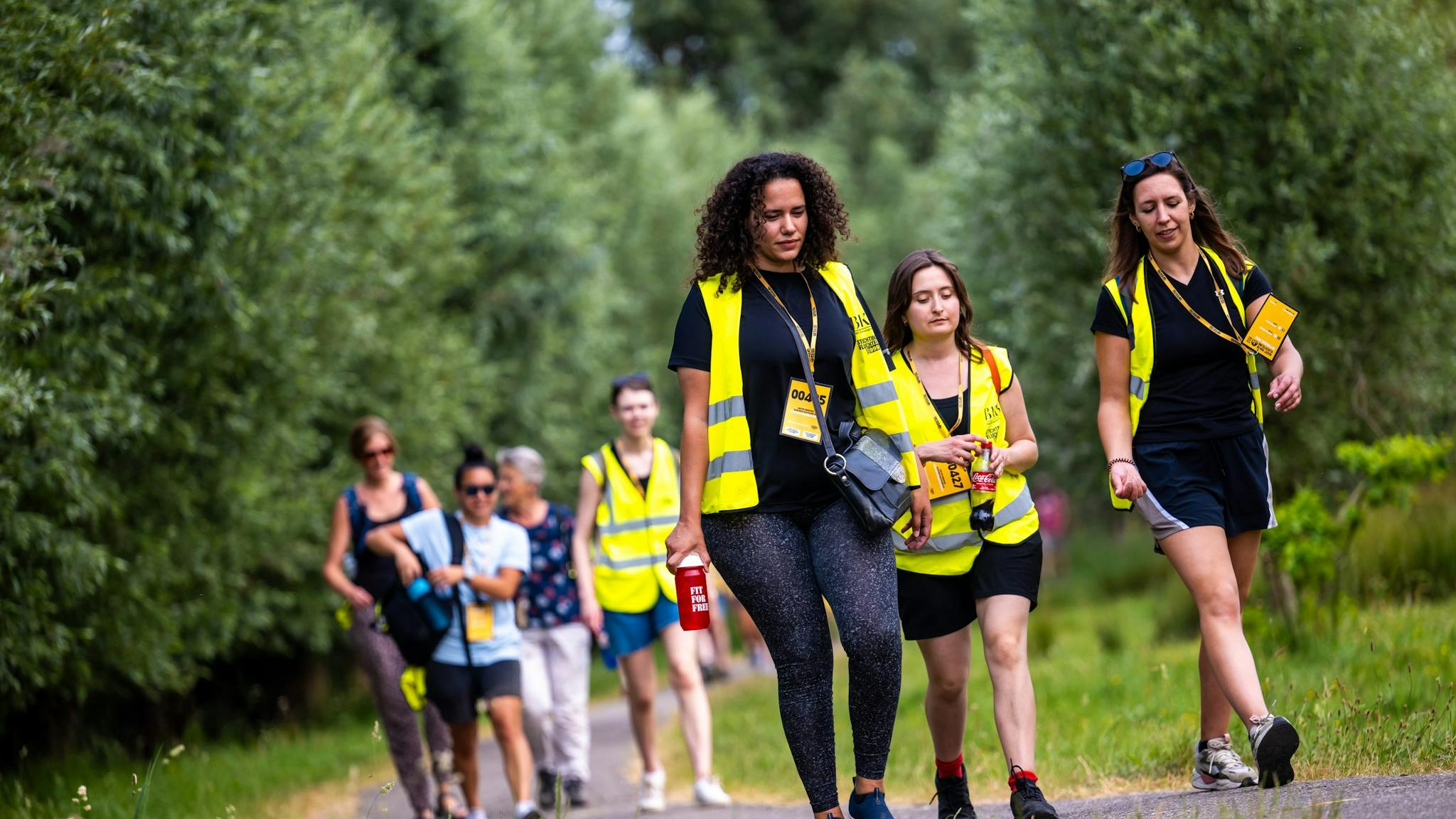 Deelnemers Nacht van de Vluchteling zijn aan het lopen