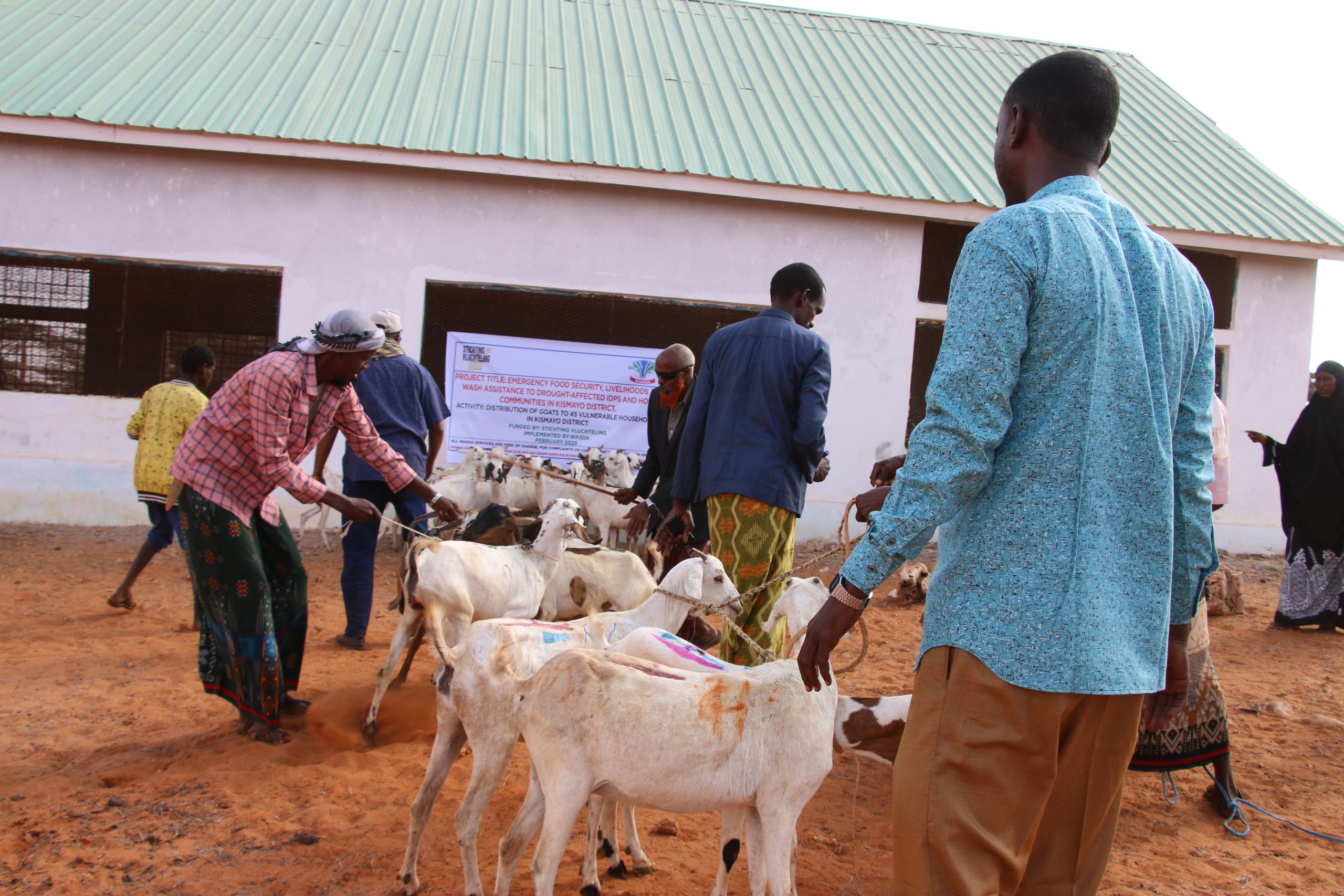 Groep mensen met hun geiten in Somalië