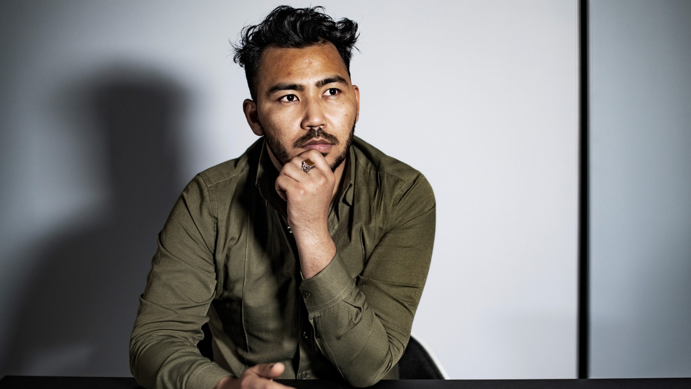 Portret van Wahid Safari gemaakt door Mona van den Berg.