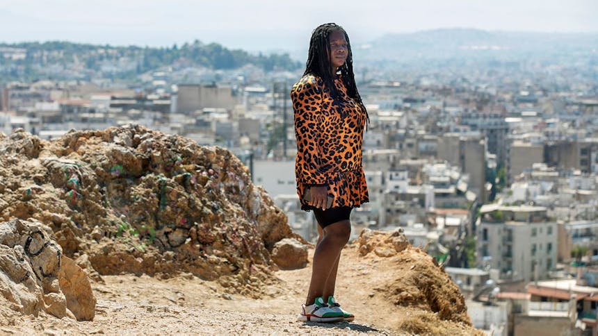 Portretfoto van Naomi uit Nigeria in Athene