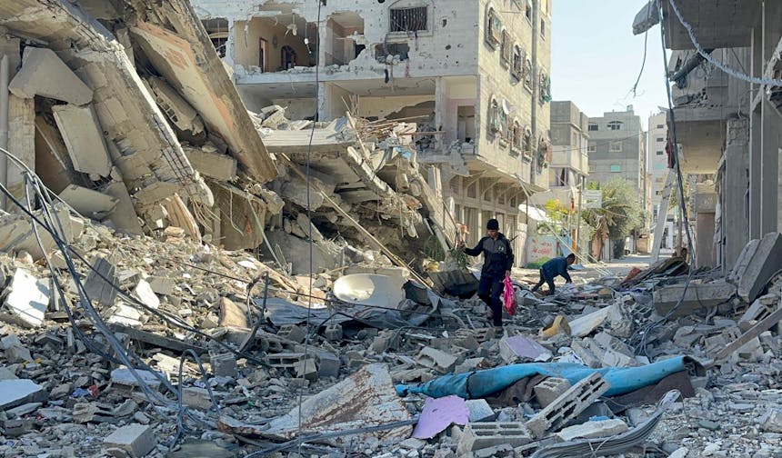 ingestorte gebouwen als gevolg van Israëlische bombardementen in Gaza