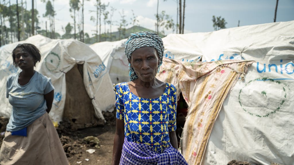 Een vrouw in een vluchtelingenvrouw in Oost-Congo.