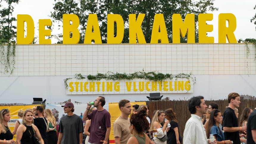 foto van de badkamer van stichting vluchteling op lowlands festival