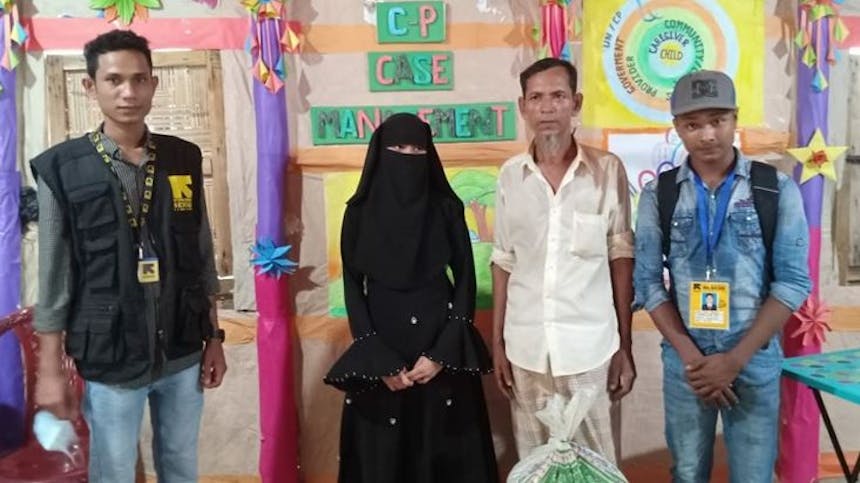 Familie reunie in vluchtelingenkamp in Bangladesh