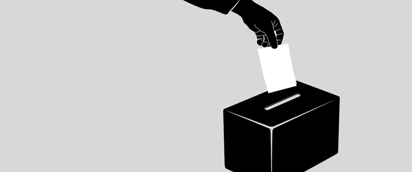 zwart-wit illustratie van een hand die een stembiljet in een stembus steekt