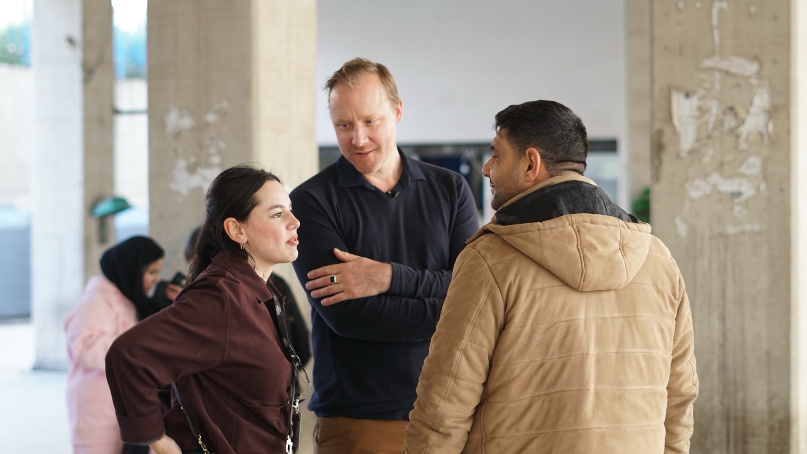 Directeur Benoit De Gryse in gesprek met collega's in Beiroet.